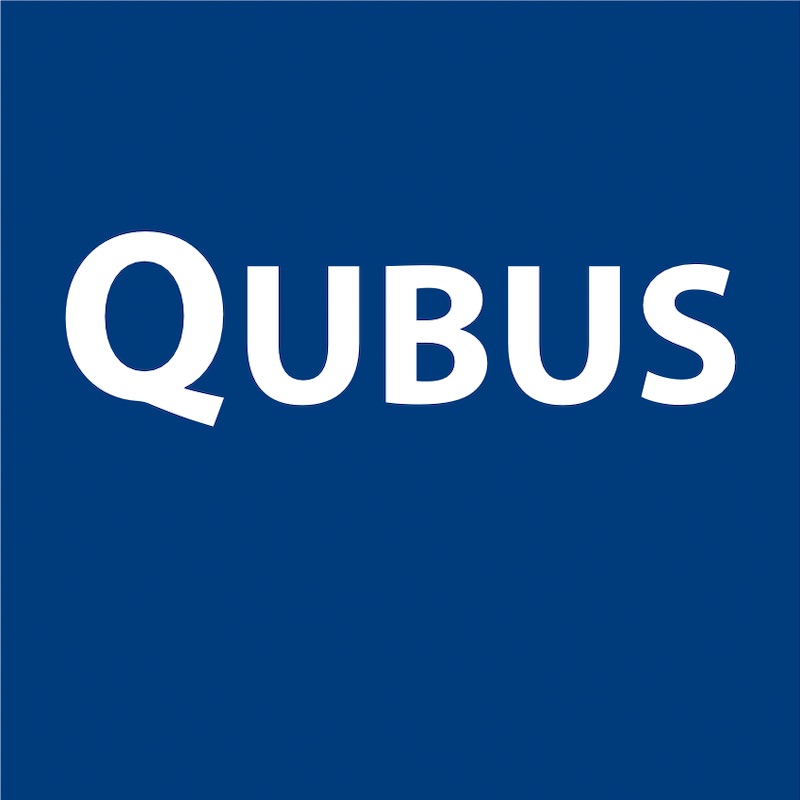 Blaues Quadrat mit weißem QUBUS